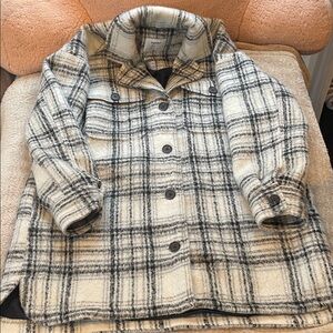 Plaid women’s shacket